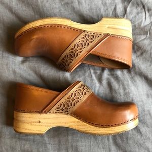 Dansko Pavan clogs, size 42, 11